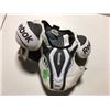 Image 1 : Reebok Hockey Padding - Youth Small