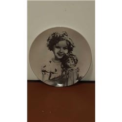 10 in Shirley Temple dinner plate (203)