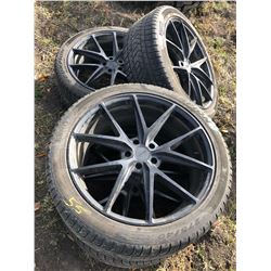 RANGE ROVER RIMS C/W 275/40/R22 TIRES M&S (AS NEW)