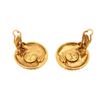 Image 3 : Chanel Vintage Gold CC Logo Rope Round Clip On Earrings