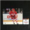 Image 1 : STEVE YZERMAN SIGNED 8 X 10 (GLOBAL COA)