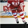 Image 2 : STEVE YZERMAN SIGNED 8 X 10 (GLOBAL COA)