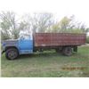 Image 1 : 1980's GMC 6000 Gas 5 Spd/Std w 18' B&H