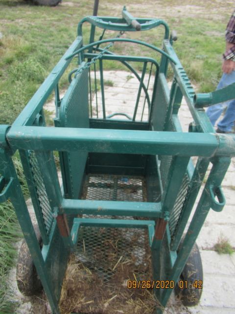Lakeland Portable Calf Squeeze Chute