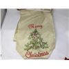 Image 2 : Christmas Table Runner (108in)