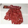 Image 1 : Poinsettia Cluster Table Runner (36in)