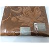 Image 2 : Autumn Vine Damask Tablecloth (60in x 84in)