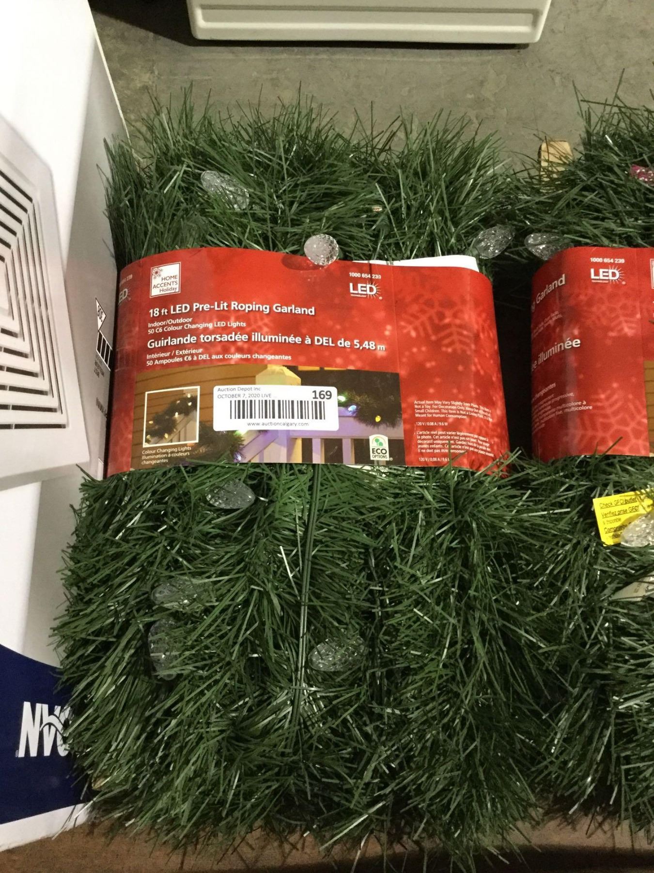 Home Accents Holiday Indoor/Outdoor 18' LED Pre-Lit Roping Garland