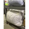Image 1 : Logan Stripe King Size Duvet