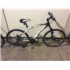 Image 1 : WHITE & BLACK REEBOK 21-SPEED FRONT SUSPENSION MOUNTAIN BIKE W/ FULL DISC BRAKES