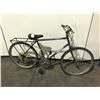 Image 2 : 3 BIKES - BLACK NO NAME SINGLE SPEED STUNT BIKE, BLUE SUPERCYCLE SINGLE SPEED CRUSE BIKE, GREY