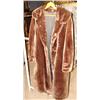 Image 1 : LADIES' FUR COAT