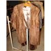 Image 1 : LADIES' MINK SHAWL