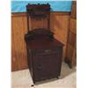 Image 2 : TRAMP ART WASHSTAND