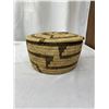 Image 1 : Vintage Mid Century Hand Woven, Papago Indian Lidded Basket In Excellent Condition 7.5x4