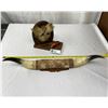 Image 1 : Small Set of Horns and Hoofs Trophy