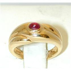 6141 VCA 18K Gold Ring w/ Ruby