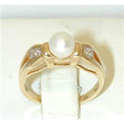 9017 14K Gold Ring w/ Pearl/ Diamond