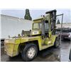 Image 3 : CLARK  30,000LB CAPACITY 2 STAGE DIESEL FORKLIFT WITH SIDE SHIFT, TILT & ADJUSTING FORKS