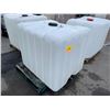 Image 2 : 3 - 1000L FOOD GRADE LIQUID STORAGE CONTAINERS