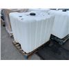 Image 3 : 3 - 1000L FOOD GRADE LIQUID STORAGE CONTAINERS