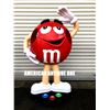 Image 1 : M&M's figure red