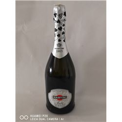 750ML BOTTLE OF MARTINI ASTI SPARKLING WINE.