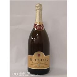 RICHELIEU ANDRES CANADIAN DRY CHAMPAGNE.