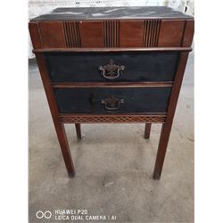 PAINTERS CHEST WITH TRAY AND DRAWER. 27" X 11.5"