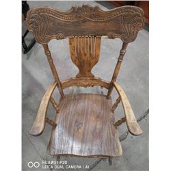 ANTIQUE WOOD ROCKING CHAIR 39" TALL