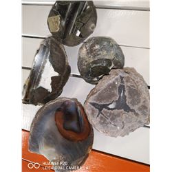 LOT OF VARIOUS GEODES WITH PATTERNS