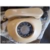 Image 1 : VINTAGE ROTARY PHONE