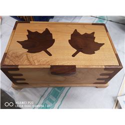 10" X 6" X 5" DECORATIVE WOOD JEWELRY BOX WITH