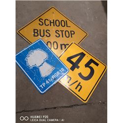 LOT OF 3 VINTAGE ROAD SIGNS. BUS, 30" X 30", RGE
