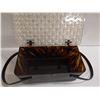 Image 2 : VINTAGE 1950'S BAKELITE PURSE