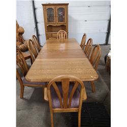 MID CENTURY MODERN 8 SEAT OAK DINING SET WITH