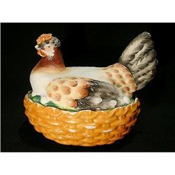 Porcelain to serve dinner representing Chicken #1207984