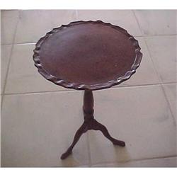 ANTIQUE TILTTOP PIECRUST TABLE /CANDLESTAND  #1209723