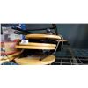 Image 2 : 5 FOLDING STOOLS