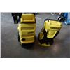 Image 2 : 2 Karcher power washers no hose