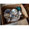 Image 2 : BOX OF EASTERN DISHES AND BAKING PANS