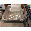 Image 3 : BOX OF EASTERN DISHES AND BAKING PANS