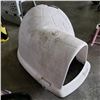 Image 1 : Igloo pet house