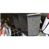 Image 2 : SET OF FOLDING PET STAIRS