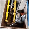 Image 2 : TOTE AND CRATE OF TOOLS AND JACKSTAND