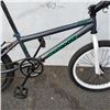 Image 2 : GREY MONGOOSE BMX BIKE
