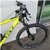 Image 3 : YELLOW GT BIKE
