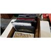 Image 2 : 98 gold color pens with ipad and tablet cases
