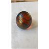 Image 2 : 3 GLASS PAPER WEIGHTS, ONE WEDGEWOOD, 2 ART GLASS