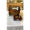 Image 1 : SMALL WOVEN TRUNK AND CORK ART SHADOWBOX JEWELRY BOX